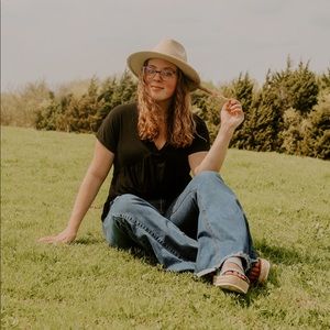 Meet your Posher, Macie